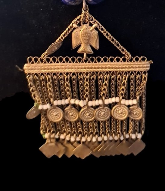 Collier en lapis lazulli et pièce ancienne – Image 3